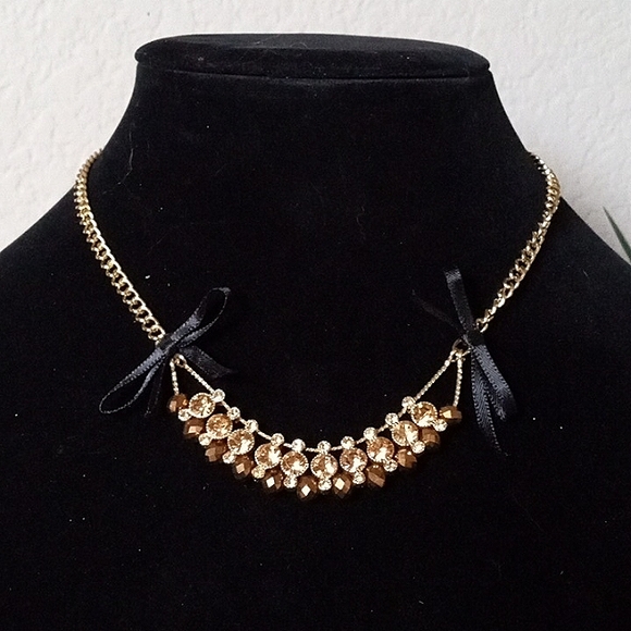 New! Vintage BETSEY JOHNSON Yellow Cubic Zirconia and Ribbon Bow Necklace. - Picture 1 of 11